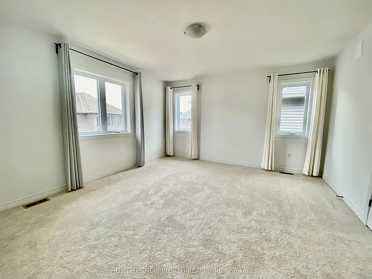 70 McLean Ave — Photo 10