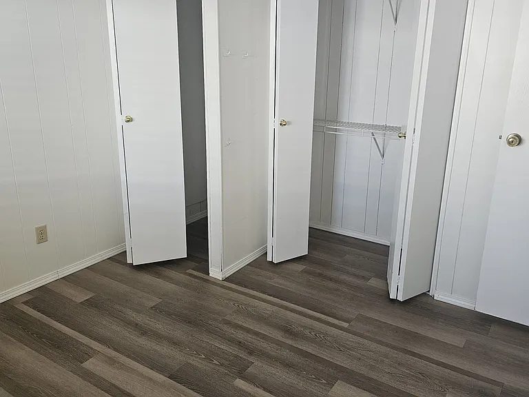 9501 E Broadway Rd — Photo 10