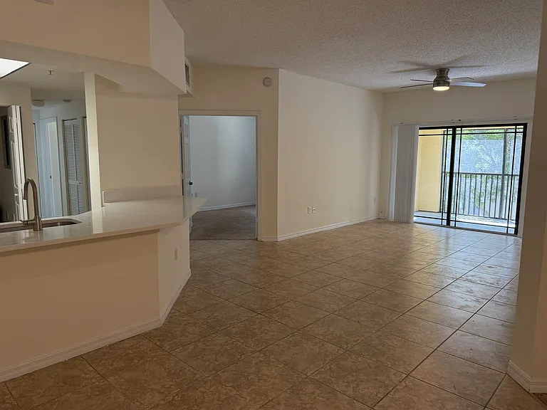 3020 Alcazar Pl #303 — Photo 8