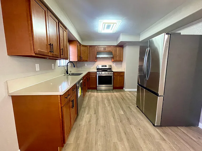 3035 S Palm Grove Ave #3035 — Photo 1