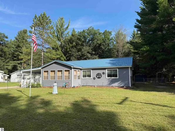 7418 Shoreward Trl, South Branch, MI 48761