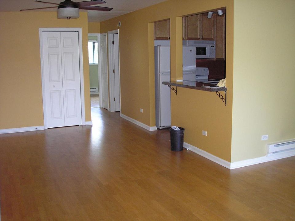 1st image of 522 E Spruce Dr #3B