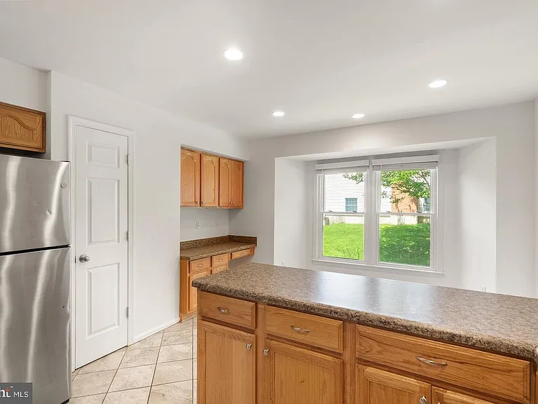 8902 Huxley Ct — Photo 44