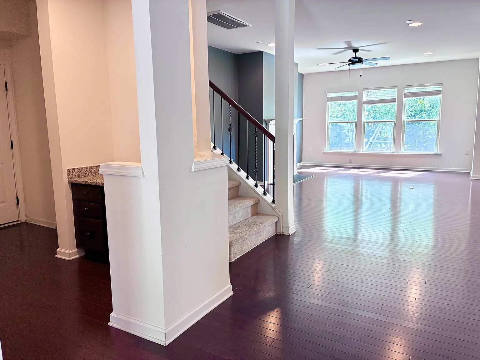 5 bed, 3010 sqft, $2,795 — Photo 4
