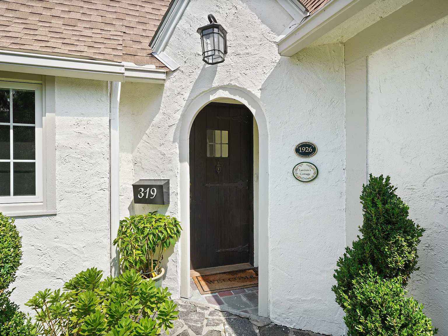 4 bed, 2.5 bath, 1706 sqft, $11,000 — Photo 2