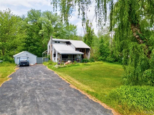 8955 Tyler Rd, Bridgeport, NY 13030