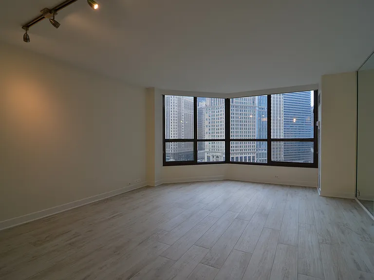 405 N Wabash Ave #707 — Photo 3