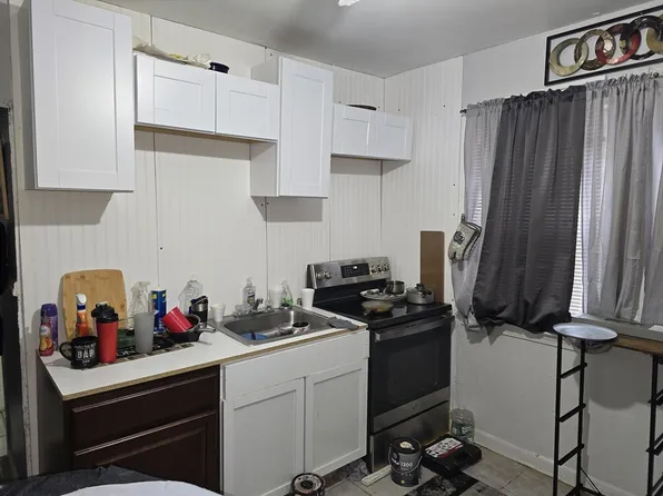 65 Ridgewood St, Dorchester, MA 02122