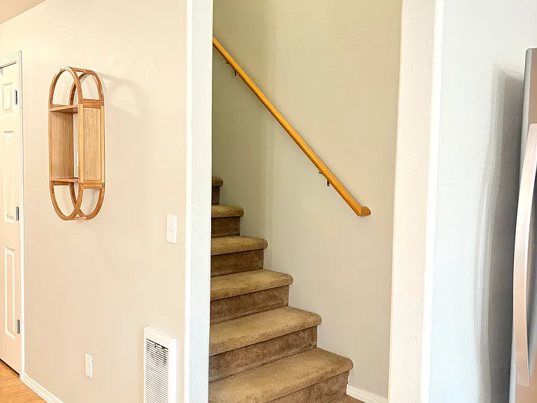 466 Corinne Dr — Photo 16