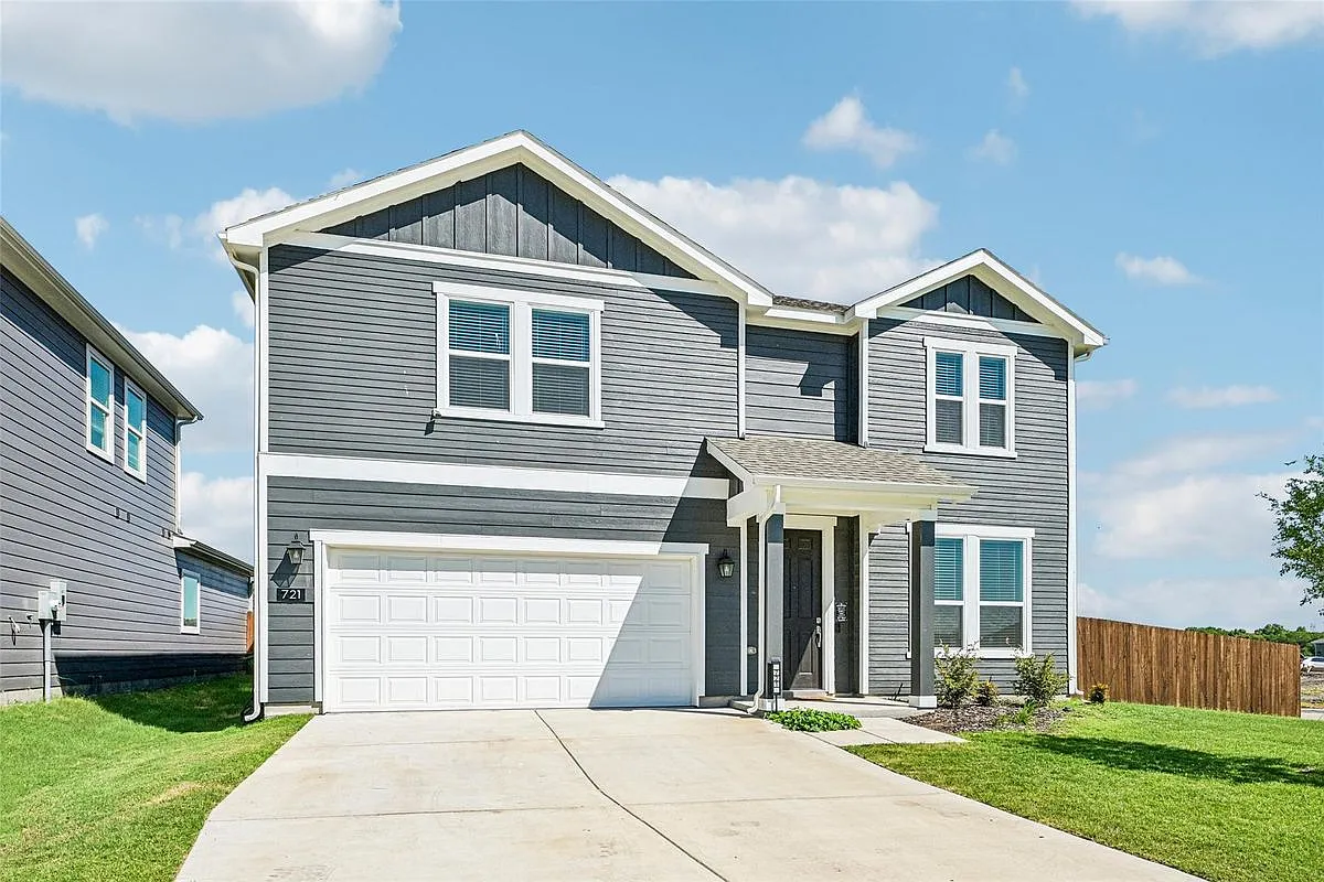 3 bed, 3.0 bath, 2752 sqft, $2,600 — Photo 2