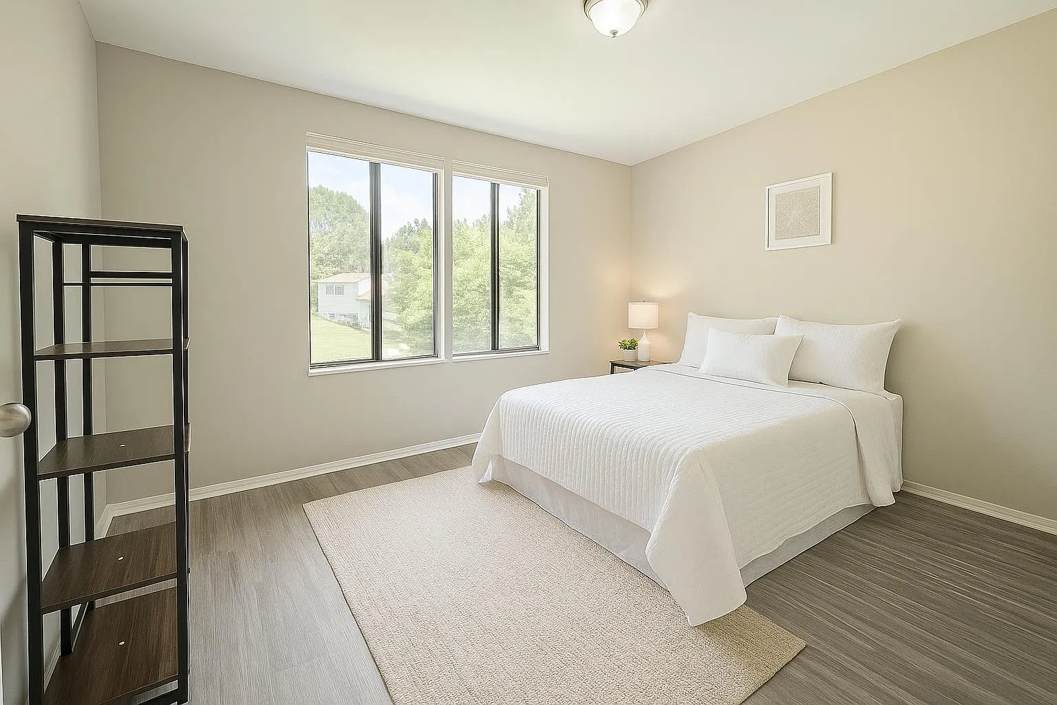 4 bed, 4.0 bath, 2100 sqft, $620 — Photo 1