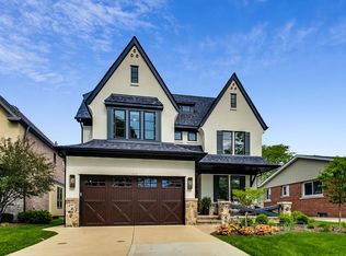 699 S Fairview Ave, Elmhurst, IL 60126