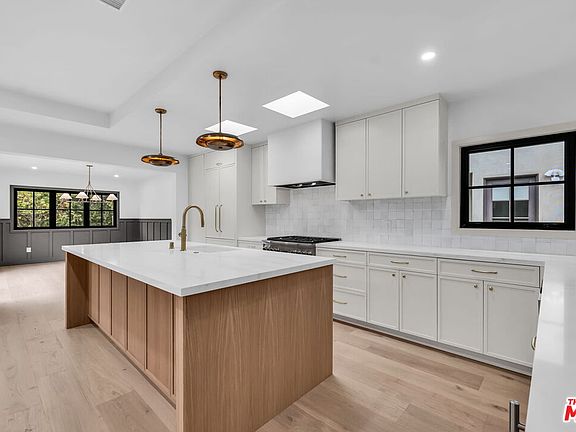 5th image of 7456 Denrock Ave