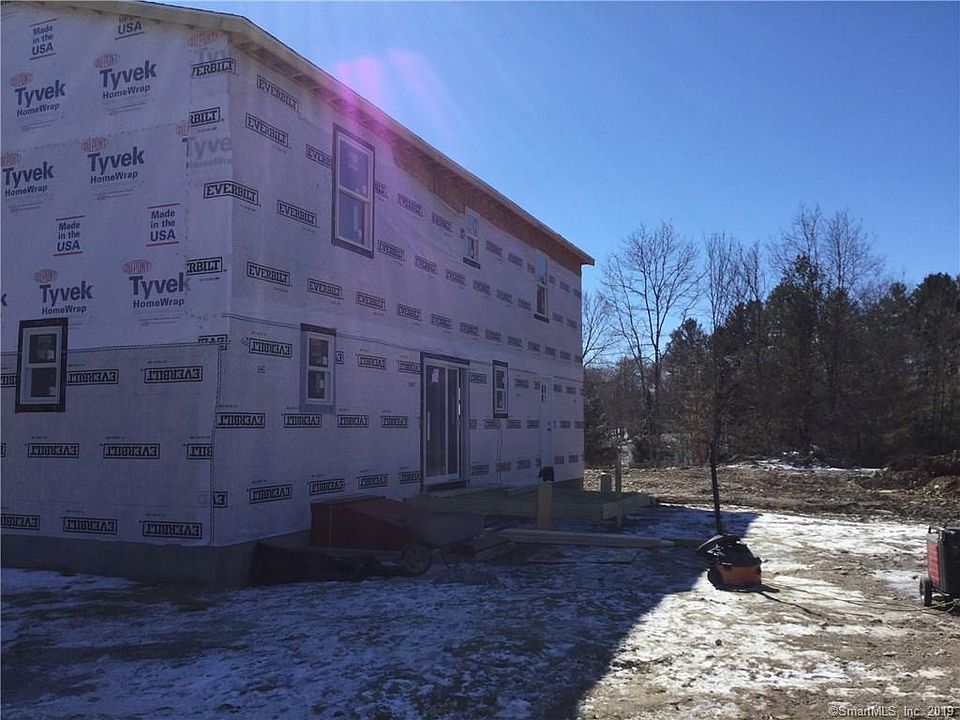2nd image of 546 Thompson Rd