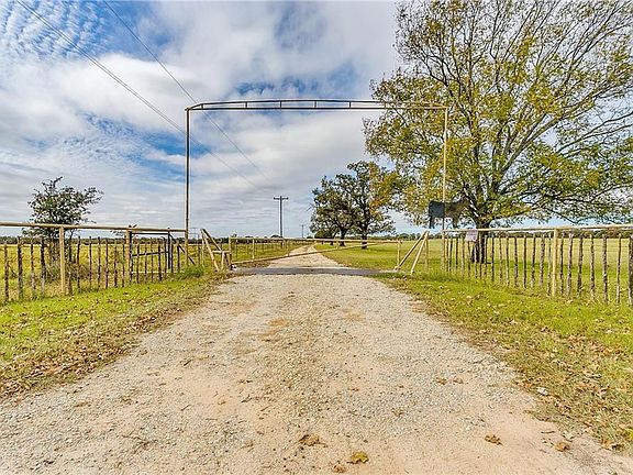 4th image of 918 County Road 217