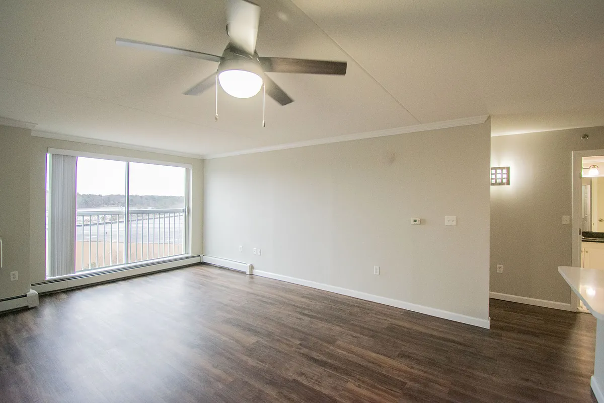 Building Photo - Cloverleaf Apartments