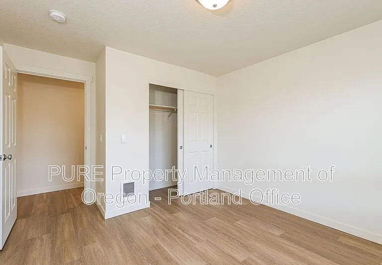 Halsey Crossing Apartments — Photo 22