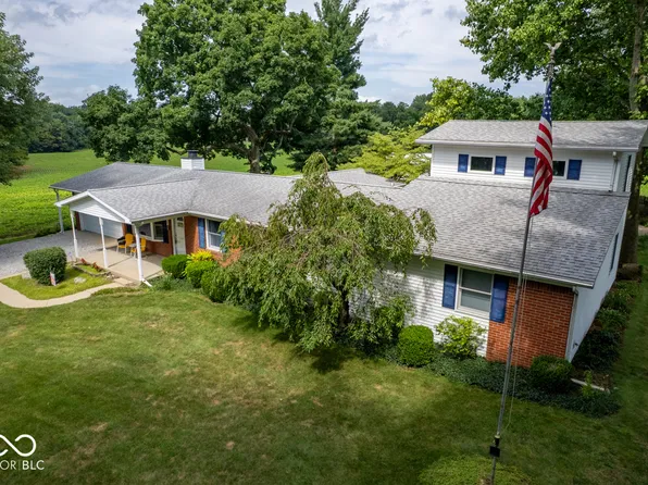 10329 N Sherburne Pl, West Terre Haute, IN 47885