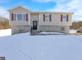 926 Sleepy Hollow Dr, Mohrsville, PA 19541