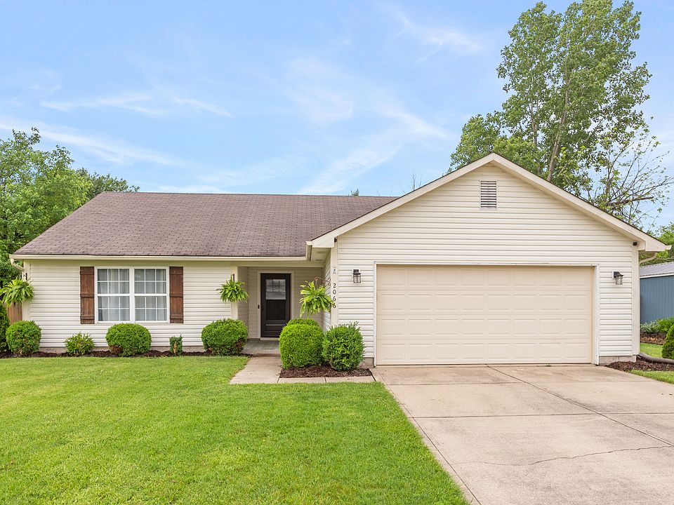 1st image of 2066 Creekside Dr