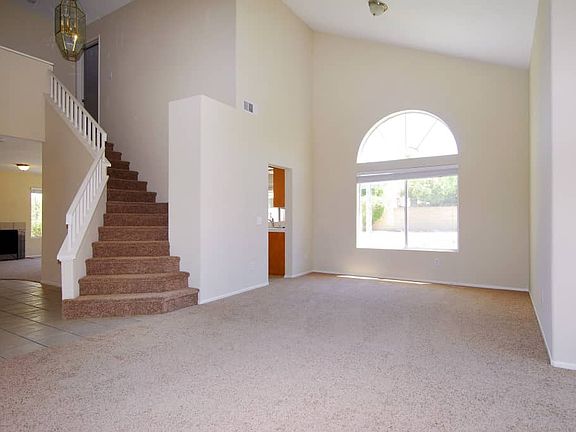 5th image of 740 Colorado Dr