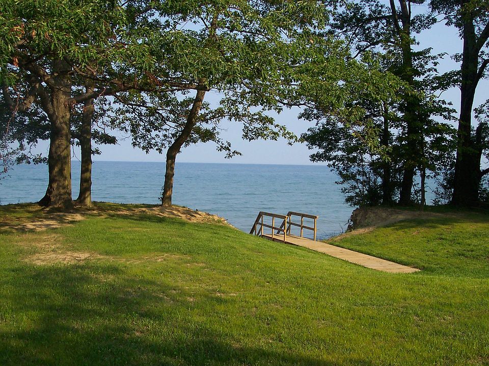 2nd image of 10408 Lake Shore Rd