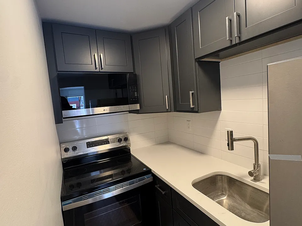 839 S Jackson St #4