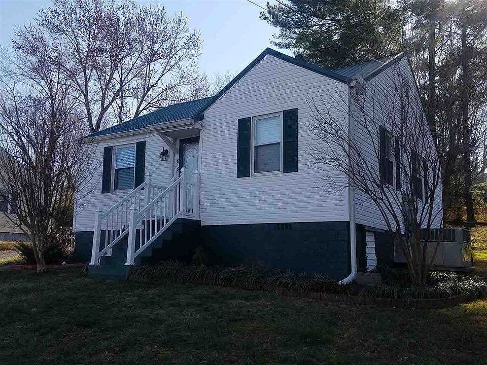 1st image of 616 Algonquin Dr