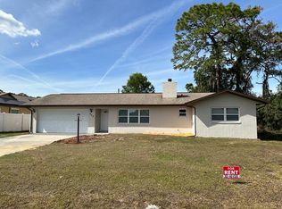 944 Galaxy Ave, Sebring, FL 33875