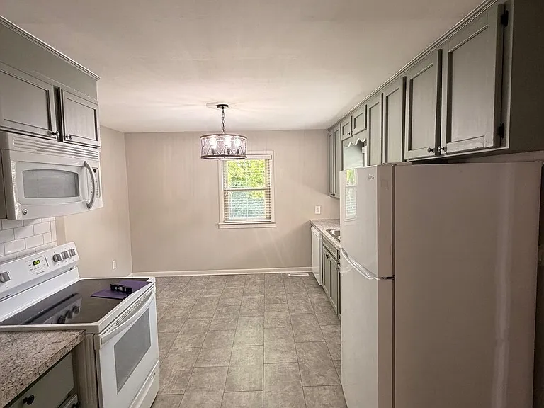 8106 N State Highway 9 — Photo 11