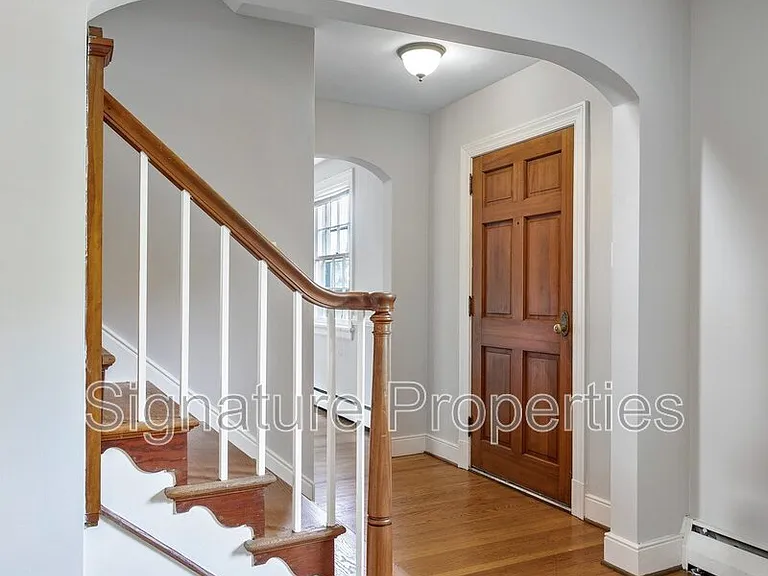 6731 Forest Hill Ave — Photo 4