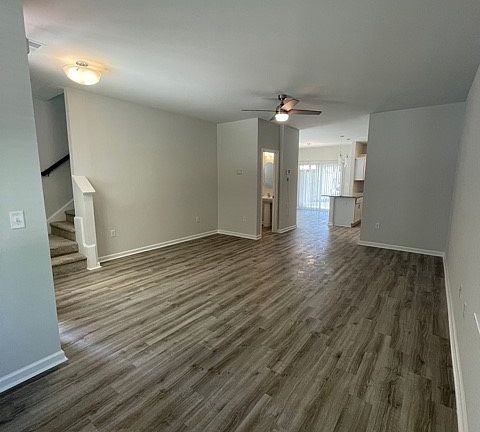 5th image of 46 Jolene Dr