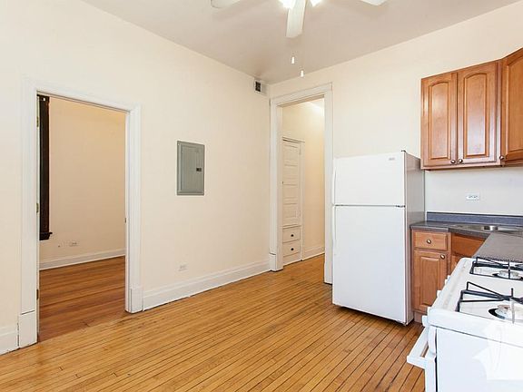 5th image of 3350 N Kenmore Ave #Gdn5