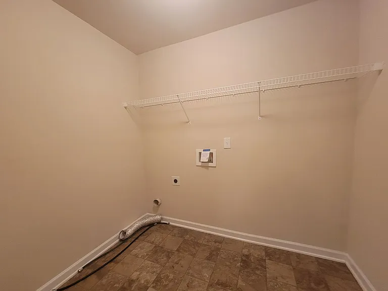 5150 Amberland Sq — Photo 18