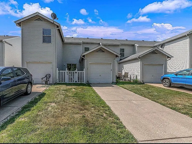 401 Heritage Commons Cir — Photo 10