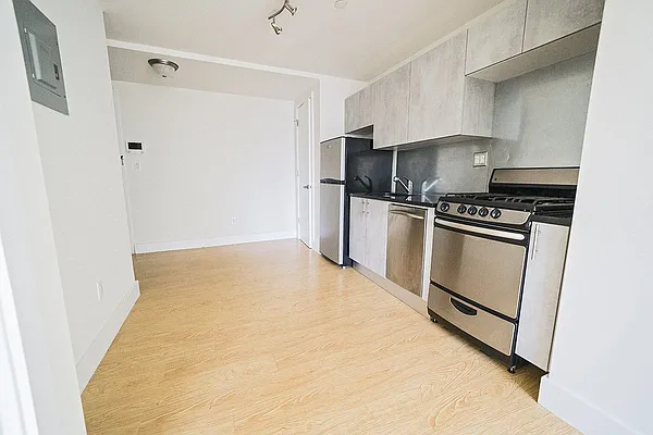 Rented by Level Group | media 27