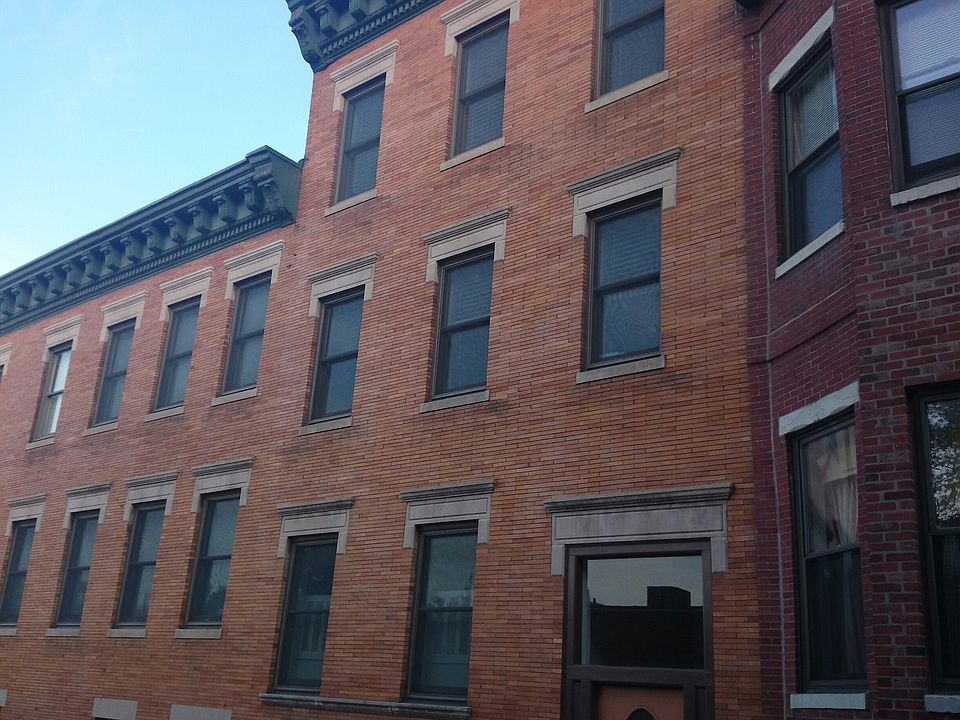 2nd image of 3 Lawnwood Pl #1