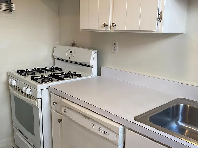 1300 N Meade St #22 — Photo 16