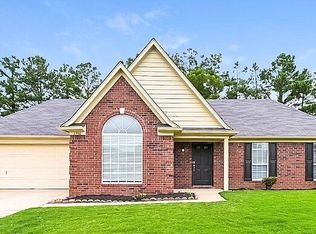 1951 Thomas St, Horn Lake, MS 38637