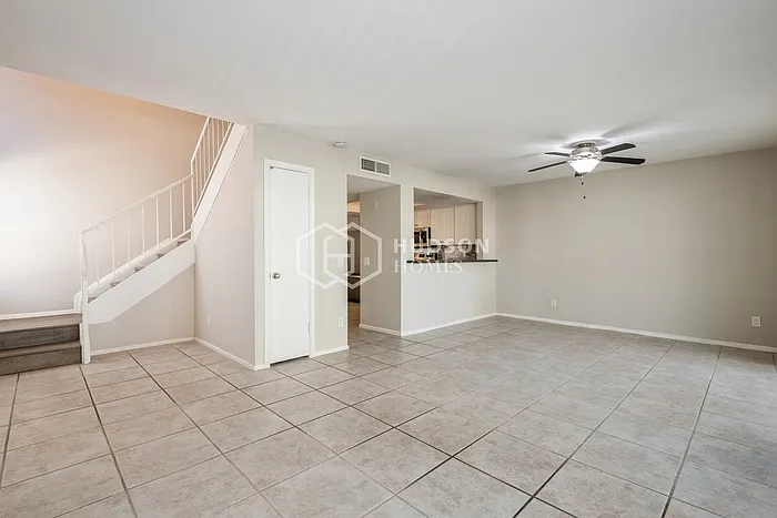 2708 W Temple St — Photo 3