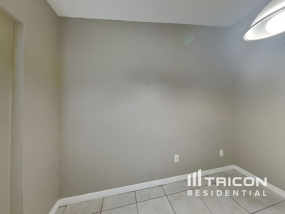 5th image of 1759 Lakeview Village Dr