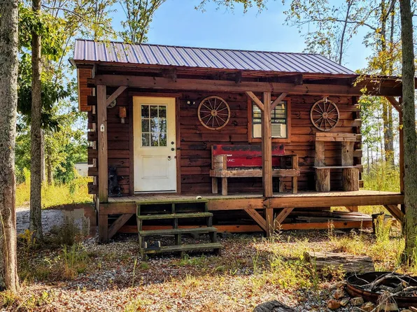 111 Ridge Rd, Waverly, TN 37185