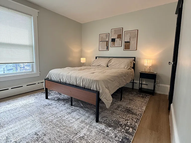 218 N George St — Photo 7