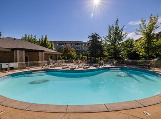 1962 Enterprise Way UNIT 110, Kelowna, BC V1Y 9S6