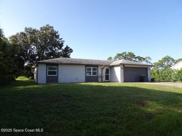 916 Le Baron St SW, Palm Bay, FL 32908