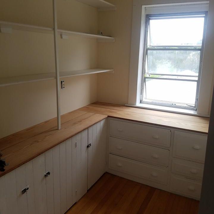 1st image of 33 Bradley Ave