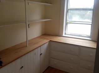 33 Bradley Ave, Branford, CT 06405