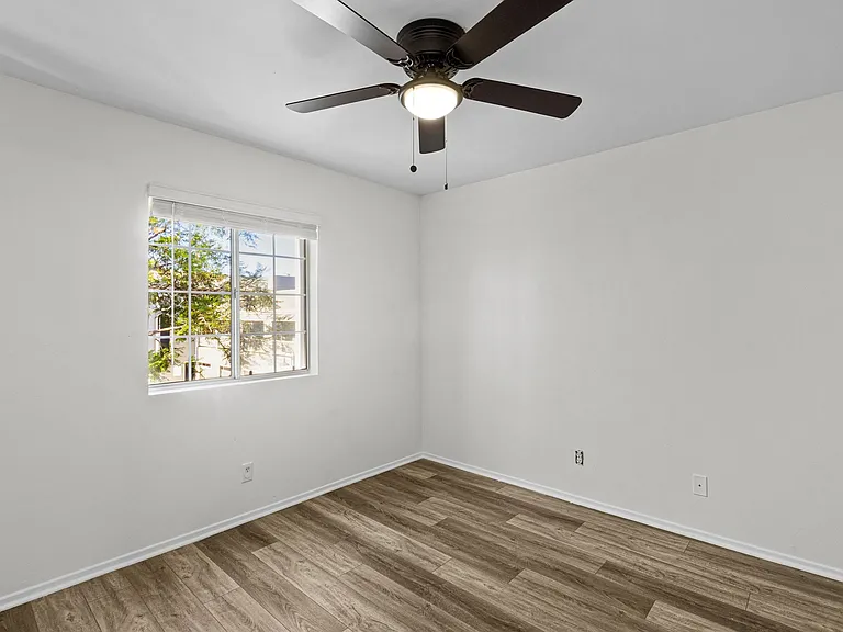 Summer House Apartments — Photo 16
