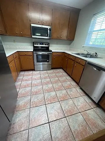 3033 Stonewater Dr — Photo 19