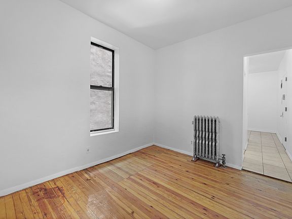 4th image of 28 Macombs Pl APT 5